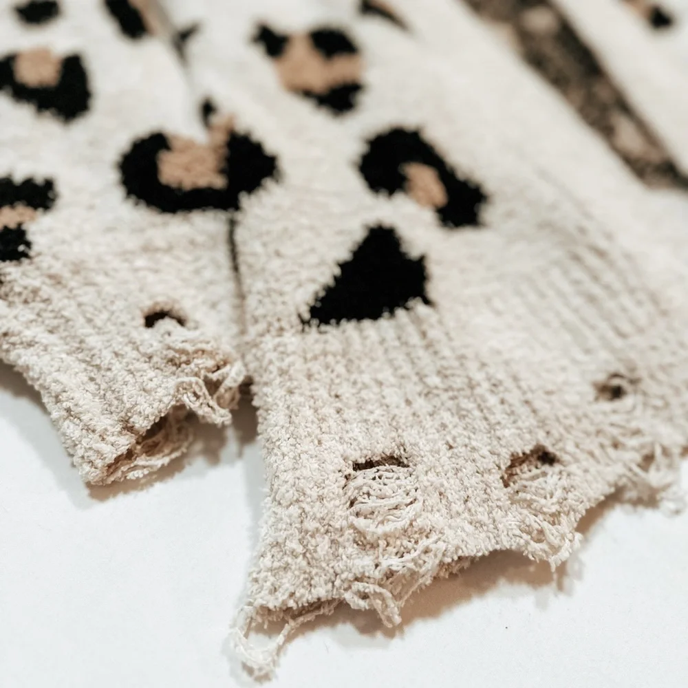 New In Distressed Leopard Print Cardigan (S) - Picture 4 of 7